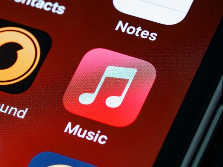 Apple Music: A Revolução Freemium à Vista e Suas Implicações Estratégicas para o Mercado de Streaming