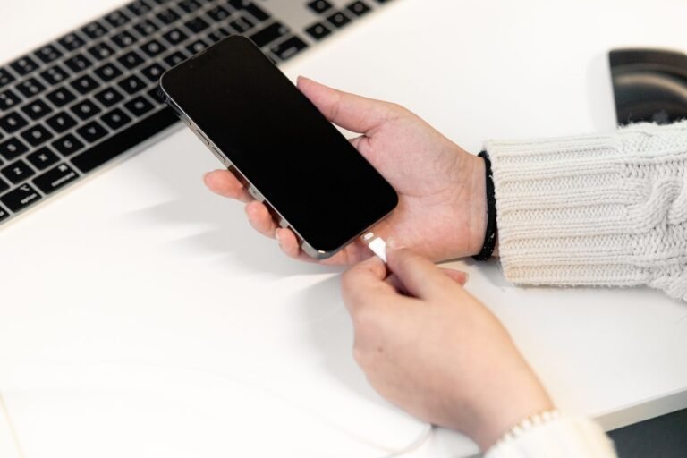 Como Identificar Cabos de iPhone Originais: 5 Sinais de Alerta