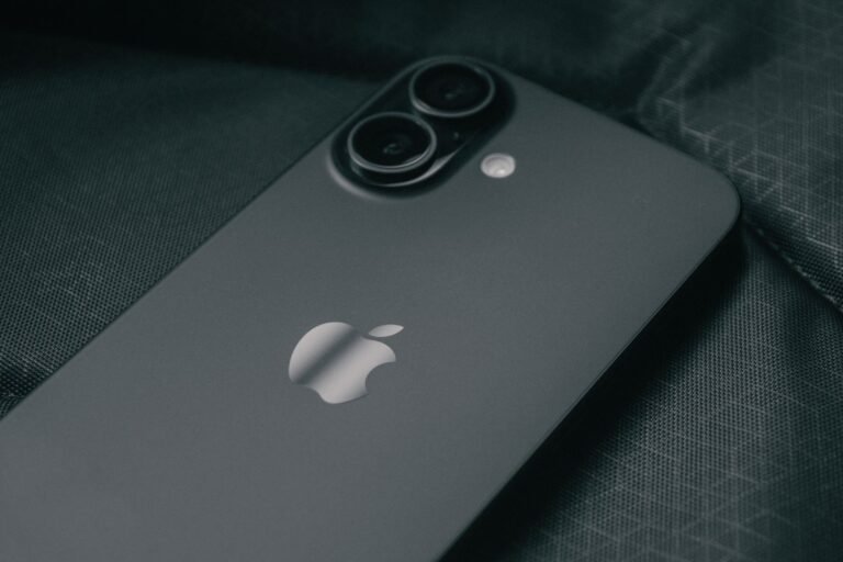 iPhone 17 (256 GB) com Desconto: O Que a Estratégia de Preços Revela sobre o Mercado Mobile no Brasil