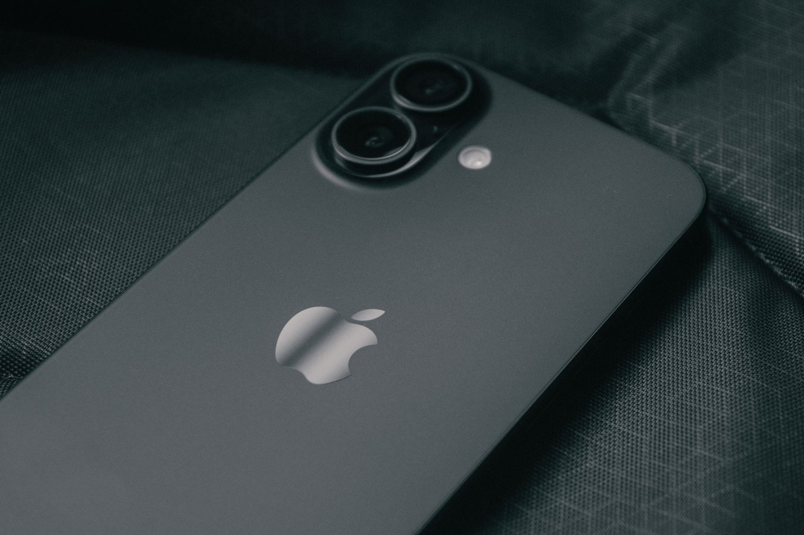 iPhone 17 (256 GB) com Desconto: O Que a Estratégia de Preços Revela sobre o Mercado Mobile no Brasil