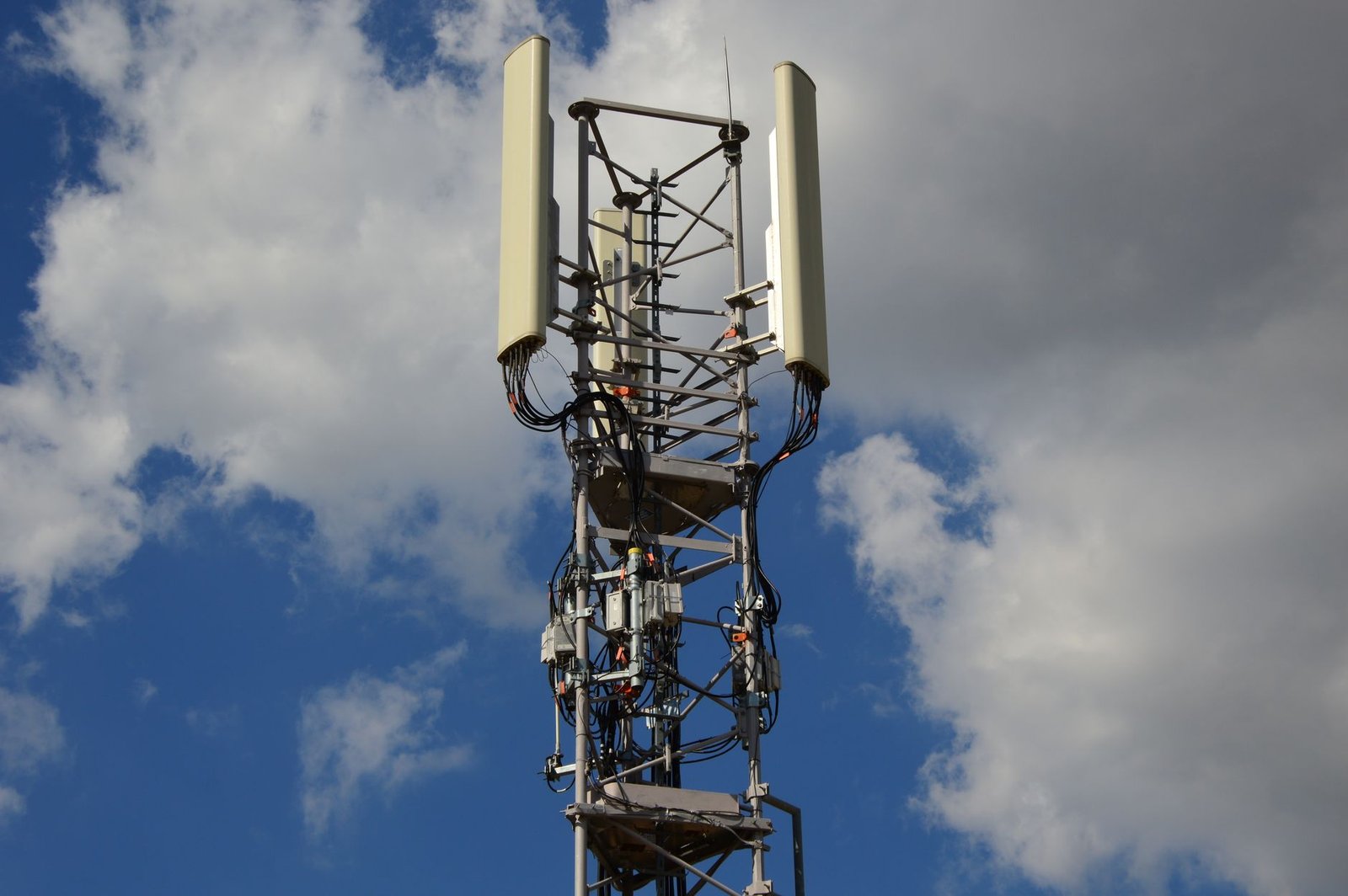 Anatel propõe antecipar metas 4G/5G: quais os impactos para as empresas
