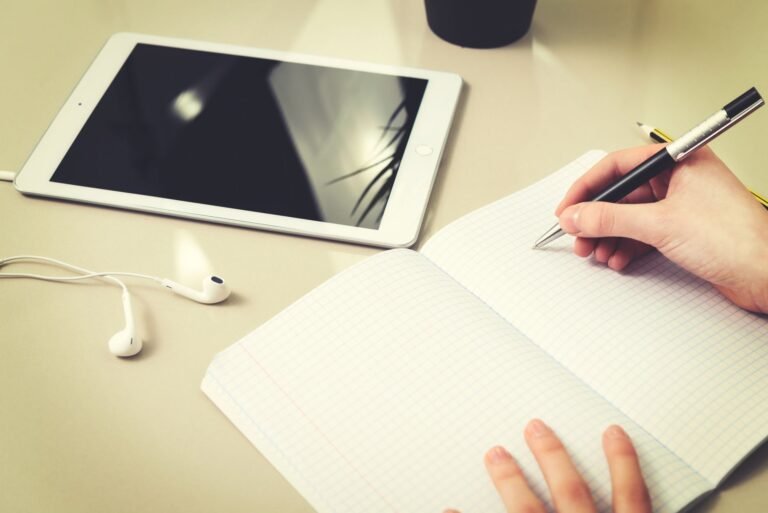 Tablet ou notebook barato: qual escolher para estudar em 2026?