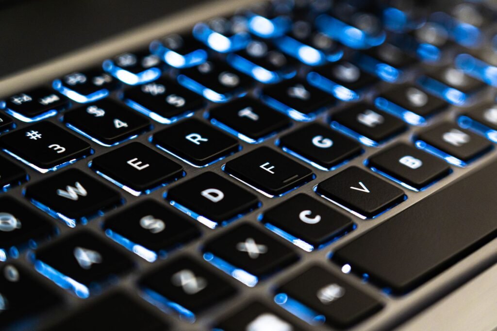Notebooks com Teclado Retroiluminado: 7 Modelos Essenciais em 2026
