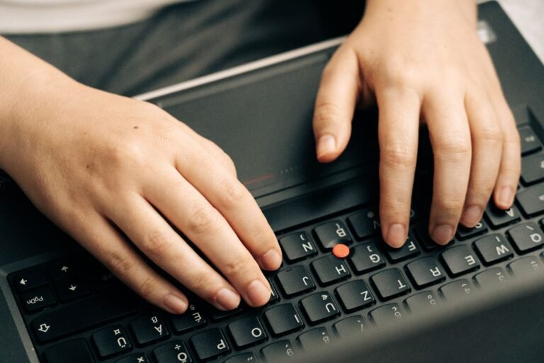 Windows 11: O atalho '~' que abre direto para sua pasta pessoal